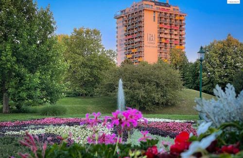 Favoriten Apartment | Parkblick Hotel: Family-Friendly Stay Near Therme Wien