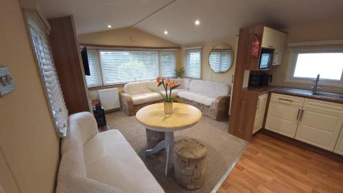 Skegness Apartment | Parkdean Southview Vintage 45 Three bed Sleeps 8 Pet Friendly