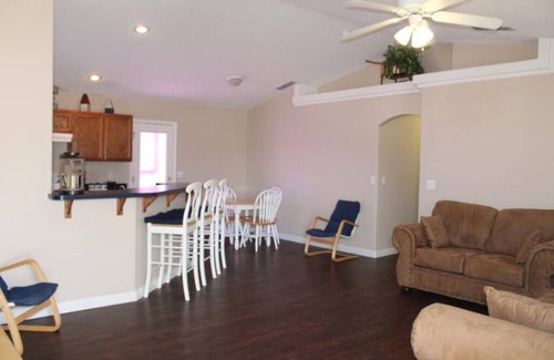 Parker Strip House | Idyllic Parker with a View: Guest Rated 10/10, Family Friendly
