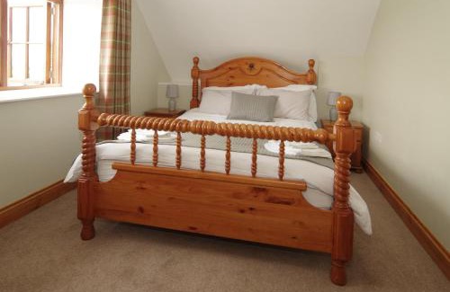 Chackmore House | Family-Friendly Parkfields Barns: Guest Rated 9.5/10