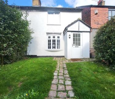 Orpington House | Parkgate Charming Cottage