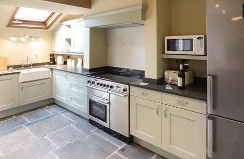 Windermere House | Experience Comfort at Parkgate: 4-Star Family-Friendly Stay