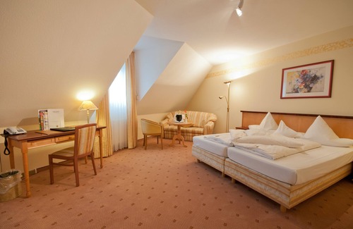 Frickenfelden Hotel | Discover Parkhotel Altmühltal: Spa & Pool Haven