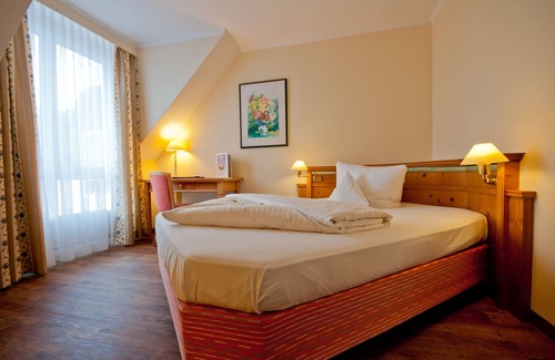 Frickenfelden Hotel | Discover Parkhotel Altmühltal: Spa & Pool Haven