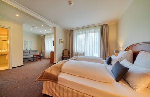 Zinnowitz Hotel | Tranquil Retreat at Parkhotel Am Glienberg with Spa & Pool