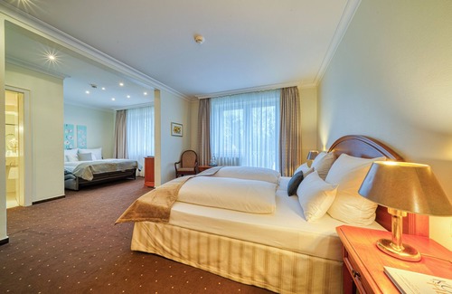 Zinnowitz Hotel | Tranquil Retreat at Parkhotel Am Glienberg with Spa & Pool