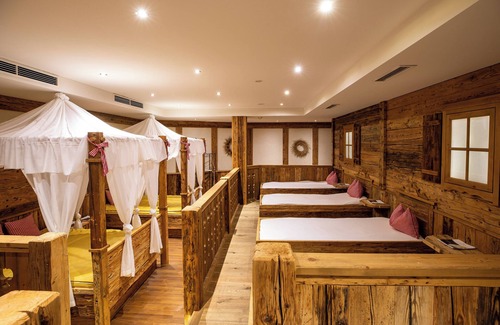 Bad Schallerbach Hotel | Parkhotel: Guest Rated 8.8 with Pool & Spa Amenities