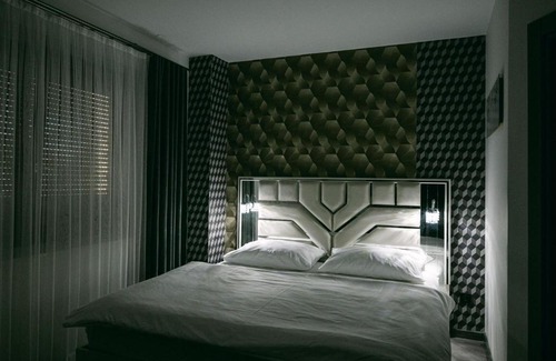 Braunau am Inn Bed & Breakfast | PARKHOTEL BRAUNAU: 24-Hour Self Check-In & Family-Friendly
