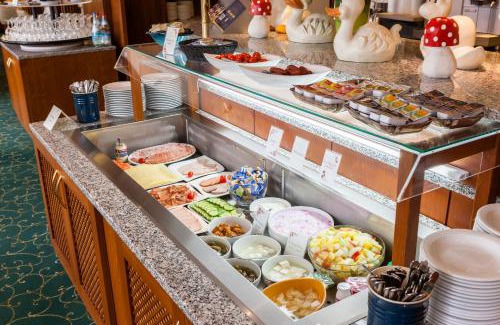 Rosenheim Hotel | Pet-Friendly Parkhotel Crombach with Restaurant & Breakfast