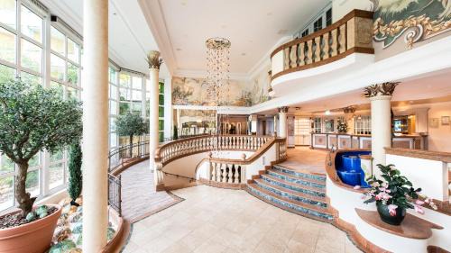 Bad Fuessing Hotel | Elegant Parkhotel: Oceanfront Bliss with Spa & Pool