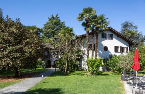 Losone Hotel | Beachside Retreat at Parkhotel Emmaus - Casa Rustico