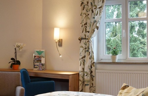 Bad Elster House | Discover Comfort at Parkhotel Helene with Spa & Breakfast