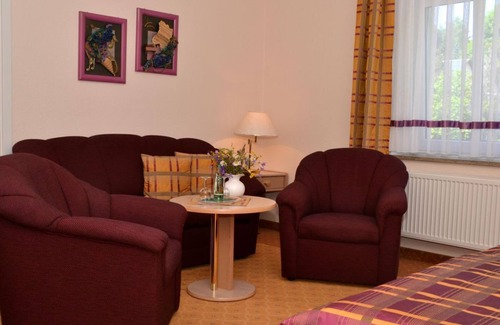 Bad Elster House | Discover Comfort at Parkhotel Helene with Spa & Breakfast