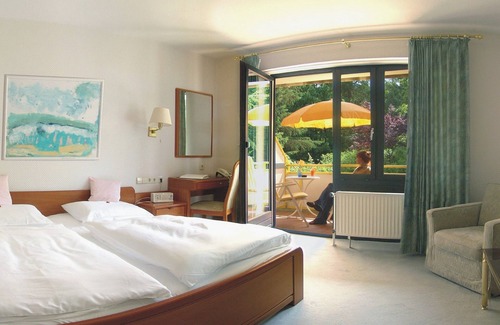 Hitzacker Hotel | Relaxing Parkhotel Hitzacker with Spa and Pool Access