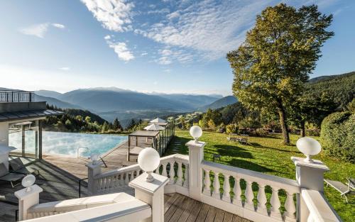 Maranza Hotel | Discover Parkhotel Holzerhof: 4-Star Oceanfront Retreat