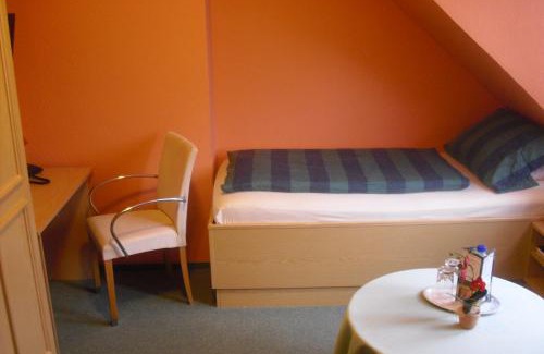 Berum House | Pet-Friendly Parkhotel Phoenix Garni with Ocean Views