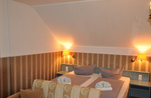Schwedt/Oder Hotel | Beachfront Comfort at Parkhotel Schwedt with Pool & Breakfast