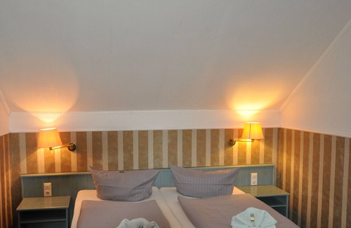 Schwedt/Oder Hotel | Beachfront Comfort at Parkhotel Schwedt with Pool & Breakfast