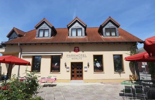 Oranienbaum-Worlitz Hotel | Explore Parkhotel Wörlitz: Pet-Friendly Retreat with Hot Tub