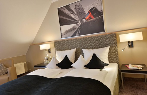 Konfeld Hotel | Relaxing Escape at Parkhotel Weiskirchen with Spa & Pool