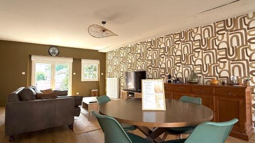 Montmerle-sur-Saone Apartment | Ideal Stay with Parking Steps from the Saône River
