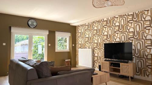 Montmerle-sur-Saone Apartment | Ideal Stay with Parking Steps from the Saône River