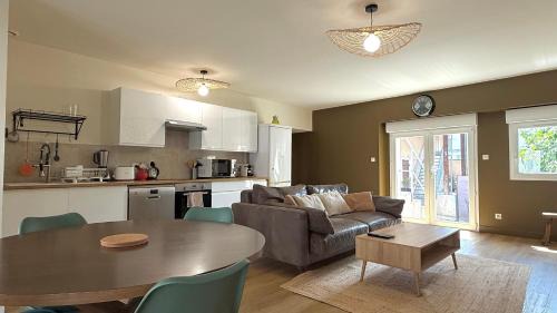 Montmerle-sur-Saone Apartment | Ideal Stay with Parking Steps from the Saône River
