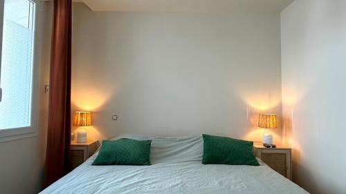 Montmerle-sur-Saone Apartment | Ideal Stay with Parking Steps from the Saône River