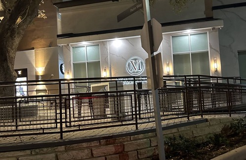 North Burnet Apartment | Convenient Stay with E-Charging, Remote Work & Nearby Nightlife