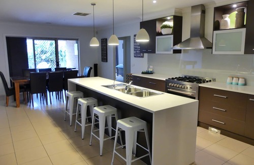 Yarrawonga House | Parkins Fairway - Yarrawonga: Guest Rated 10/10 with Wi-Fi