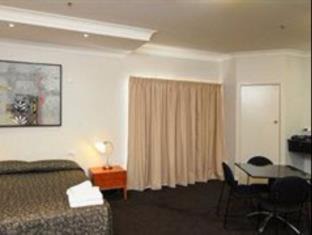 Calliope Hotel | Budget-Friendly Comfort Inn Parklands with Family Amenities