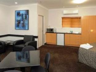 Calliope Hotel | Budget-Friendly Comfort Inn Parklands with Family Amenities