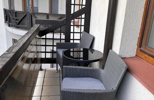Truskavets Apartment | Explore PARKOVY Apart: Family-Friendly with Spa & Pool