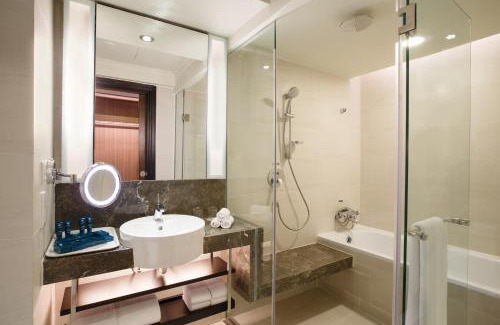 Yangon downtown Hotel | Elegant PARKROYAL Yangon: 5-Star Comfort with Great Amenities