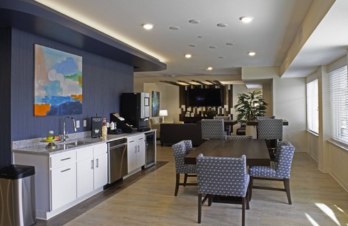 Richardson Hotel | Experience Parks Residential in Richardson with Pool & Spa