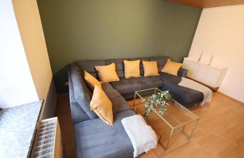 Ensdorf House | Parkside - 24h Self Check - in - bis 5 Personen - Nähe Saarlouis - Wifi - Parken - ganze Haus