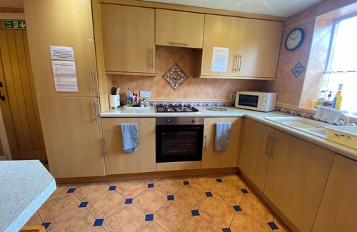 Pollington Bed & Breakfast | Discover Parkside Guest House: Family-Friendly Retreat