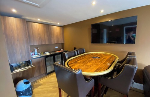 Pollington Bed & Breakfast | Discover Parkside Guest House: Family-Friendly Retreat