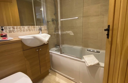 Pollington Bed & Breakfast | Discover Parkside Guest House: Family-Friendly Retreat