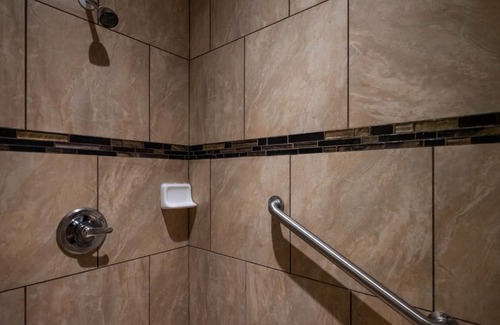 South Wrigley Hotel | Parkside Inn: Wheelchair Accessible and Guest Rated 7/10