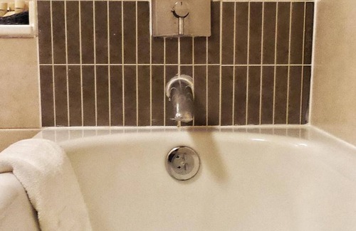 Reading Hotel | Explore Parkside International Hotel with Family-Friendly Amenities
