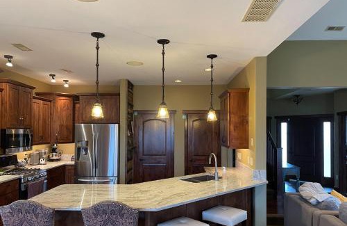 Rapid City House | Unforgettable Parkside Paradise: Top-Rated Child-Friendly Stay