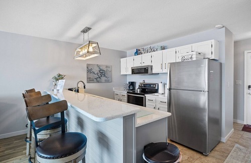 Osage Beach Condo | Waterfront Condo with Pool Views - Rated 9/10 by Guests