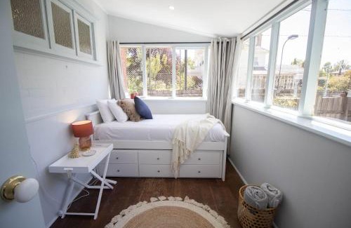 Lake Wendouree House | Parkside Central Family Retreat – Pet & Child Friendly Stay