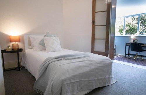 Lake Wendouree House | Parkside Central Family Retreat – Pet & Child Friendly Stay