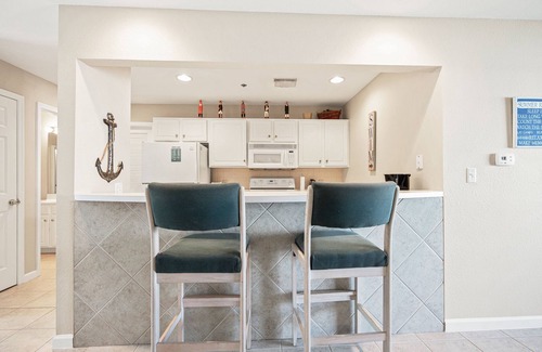 Osage Beach Condo | Inviting Parkview Bay Condo with Pool & Lake Views