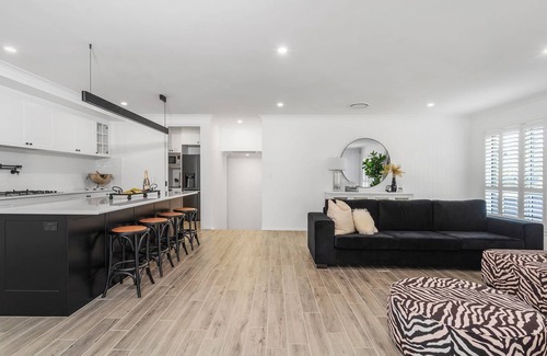 Moss Vale House | Parkview for 8, Moss Vale, Southern Highlands