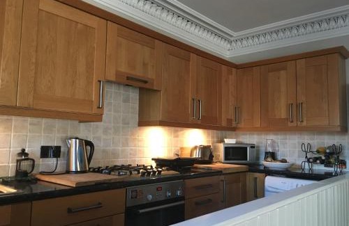 Birnam Apartment | Parkview: Family and Pet Friendly with a 9.3 Guest Rating