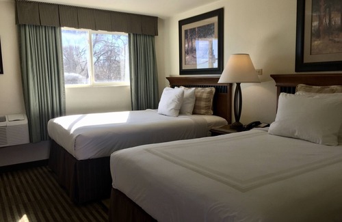 Canon City Hotel | Parkview Inn Motel: Guest Rated 9.2 with Spa & Restaurant