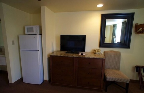 Canon City Hotel | Parkview Inn Motel: Guest Rated 9.2 with Spa & Restaurant